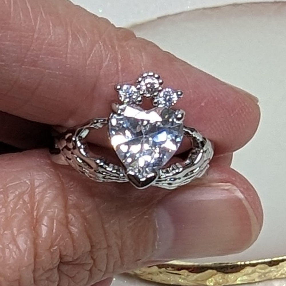 Claddagh Irish Ring Silver Rhinestone Cubic Zirconia Size 7 - Picture 6 of 7